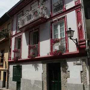 La Casa Roja De Saioa , Lekeitio España